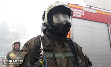 آتش‌سوزی انبار لوازم موتورسیکلت 21