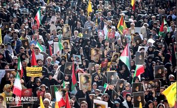 تجمع قدردانی از عملیات وعده صادق ۲ در میدان امام حسین (ع) 28