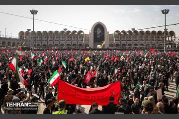 وداع با آقای شهید ایران-1 3