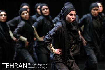 نمایش "من" در پردیس تئاتر تهران (خاوران) 20