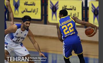 رقابت بسکتبال تیم های دانشگاه آزاد - پتروشیمی بندر امام