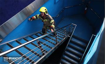 مسابقه پله‌نوردی آتش‌نشانان در برج میلاد 21