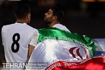 دیدار تیم‌های ملی فوتبال ایران و ازبکستان