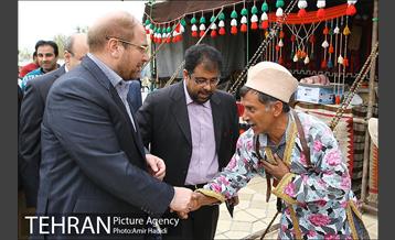 بازدید شهردار تهران از نمایشگاه نوروزی عطر یاس و مرکز اسکان نوروزی منطقه ۲۰ 6