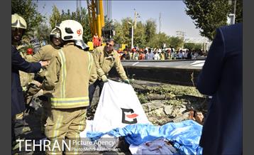 سقوط جرثقیل در بزرگراه شهید محلاتی 8