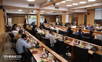 نشست «نقش شهرداری‌ها در مدیریت بحران آب» 19