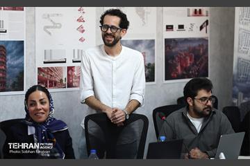 جلسه انتخاب معماری پروژه حیاط تهران 21