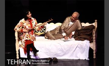 نمایش راپورت های شبانه دکتر مصدق‎ 11