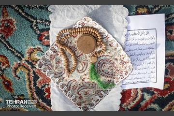اقامه نماز عید فطر در امامزادگان پنج تن لویزان  5
