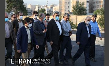 بازدید شهردار تهران از ضلع جنوبی خیابان استاد معین در پادگان جی 10