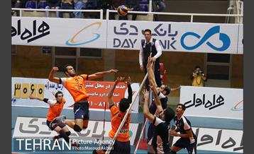 دیدار تیم های والیبال سایپا تهران و صالحین ورامین