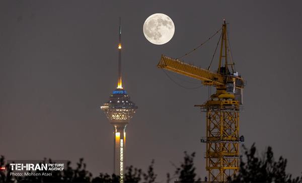 ماه خونین بر فراز تهران - 2 16