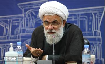 دیدار شهردار تهران با نخبگان منطقه 13