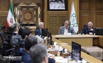 نشست صمیمانه شهردار تهران با جمعی از اقتصاددانان کشور 5