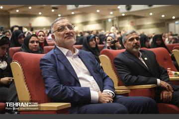 آیین گرامیداشت مقام شامخ معلم و تجلیل از معلمان نمونه منطقه ۱۷  4