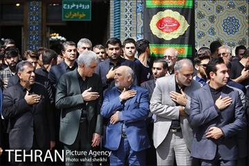 حضور شهردار در بین عزاداران امام حسین(ع)در حرم حضرت عبدالعظیم حسنی 21
