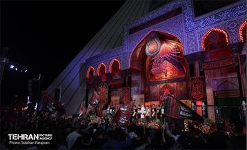 آئین بدرقه زائران اربعین در میدان آزادی 37