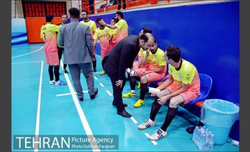 دیدار تیم های فوتسال مرکز ارتباطات و سازمان ورزش 13