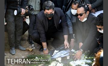 مراسم خاکسپاری پیکر محمدرضا شجریان در توس 27