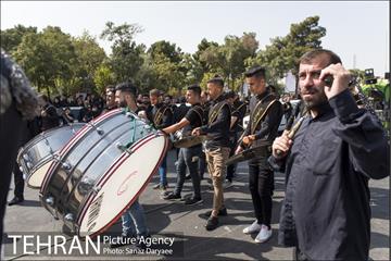 عزاداری روز عاشورا در محله دولت آباد  3