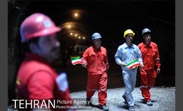 ورود دستگاه تمام مکانیزه(TBM) به ایستگاه مترو شهدا 39