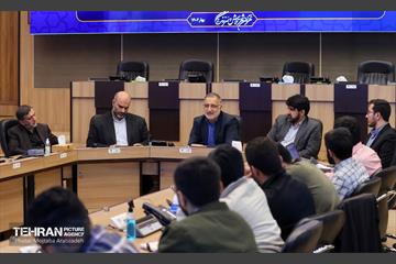 نشست صمیمانه شهردار تهران با فعالان دانشجویی 10