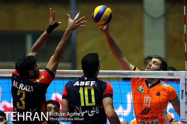 دیدار تیم های والیبال سایپا تهران و خاتم اردکان