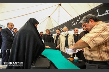 بازدید اعضا شورا شهر از نمایشگاه نشان عاشقی   17