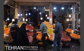 خرید شب یلدا در بازار امام حسین 13