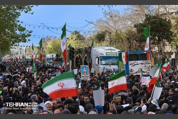تشییع پیکر ۱۰۰ شهید مردمی و مدافع امنیت در تهران - 3 29
