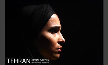 نمایش بر پهنه چشمان مغربی ات‎ 14