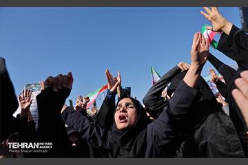 اجتماع مردم تهران در پی شهادت رهبر انقلاب - 1 26