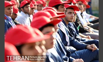 شهردار تهران در آیین نواختن زنگ سال تحصیلی جدید در دبیرستان ماندگار البرز 11