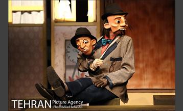 نمایش خوشبختی های کوچک سوسک شدن‎ 15