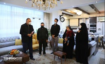 حضور شهردار تهران در منزل سردار شهید بیات 12