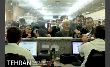 گیت ویژه اتباع خارجی، در این گیت پاسپورت و ویزای مسافران چک می شود