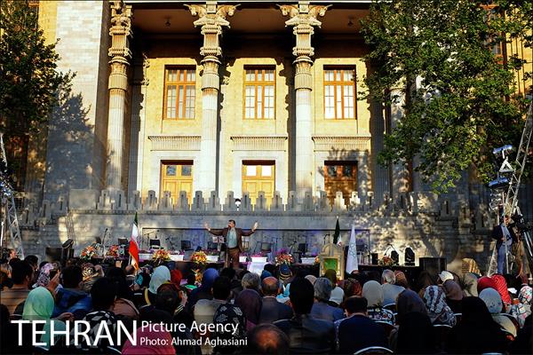 جشن روز جمهوری اسلامی در میدان مشق 1