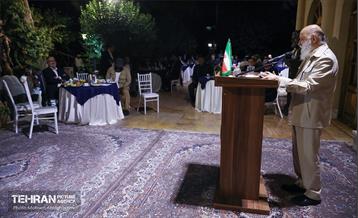 نشست شهردار تهران با اهالی شعر و ادب 11