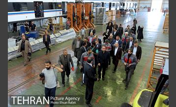 بازدید دکتر نجفی از واگن سازی پارس 9