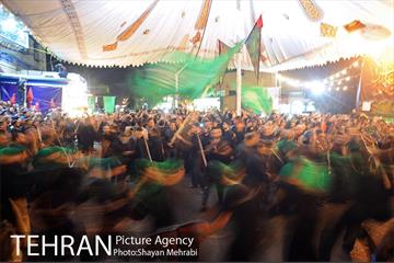 مشعل‌گردانی در دولت آباد تهران 12