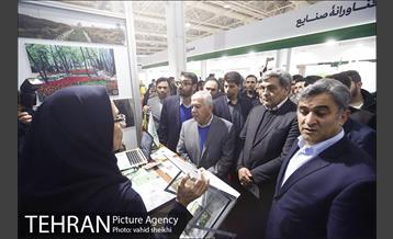 بازدید شهردار از بیستمین نمایشگاه دستاوردهای پژوهش، فناوری و فن بازار 9