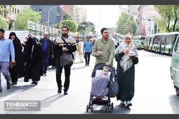 خدمت‌رسانی مواکب منطقه11 به نمازگزاران عید سعید فطر 23