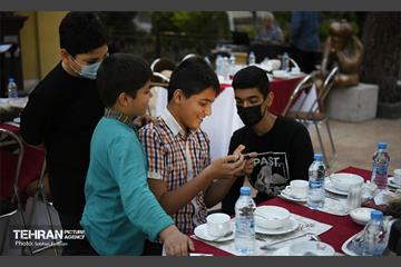 ضیافت افطاری با حضور خانواده های معزز شهدا 10
