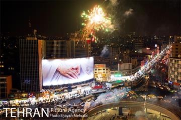 نورافشانی میدان ولیعصر(عج) به مناسبت روز مادر 10
