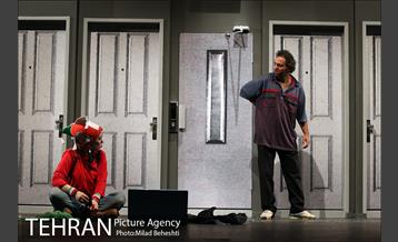 نمایش حریق 16