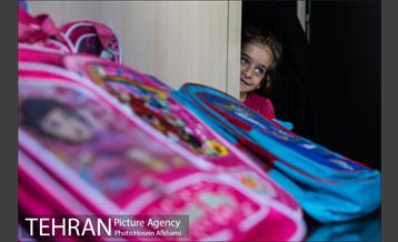 توزیع لوازم التحریر توسط گروه پردیس پایان کارت خوابی‎ 12