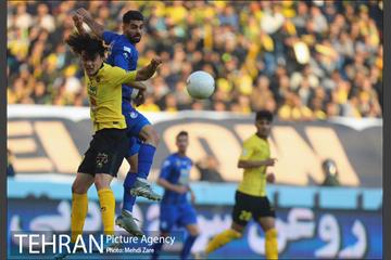 دیدار تیم های استقلال تهران و سپاهان 2