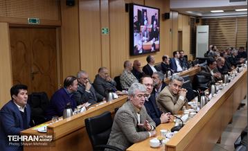 نشست هم‌اندیشی هیئت رئیسه اتاق اصناف تهران، روسای اتحادیه‌های صنفی تهران و هیئت امناء بازار تهران با شهردار تهران 35