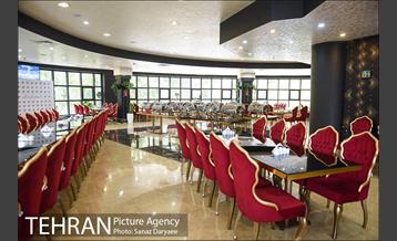 رستوران پردیس قلهک با پرسنل ناشنوا  17