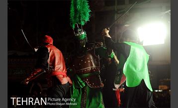 اجرای تغزیه اباعبدالله الحسین در میدان ولیعصر(عج) 11